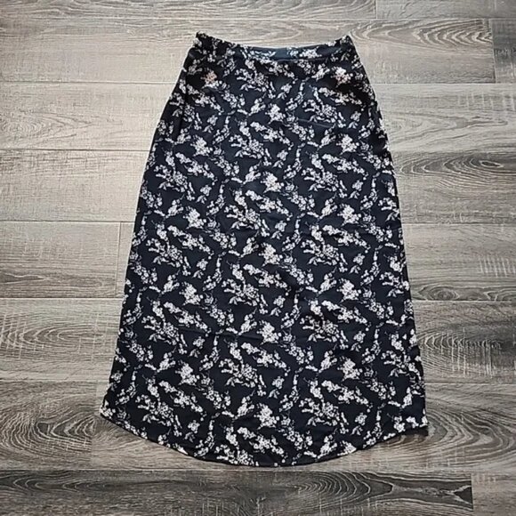 🌴 Forever 21 floral Hi Low Skirt 🌴 - Picture 5 of 5